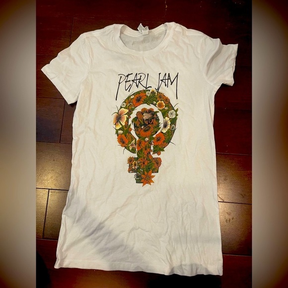Bella Canvas Tops - NWOT Pearl Jam Graphic CONCERT floral T-Shirt XL